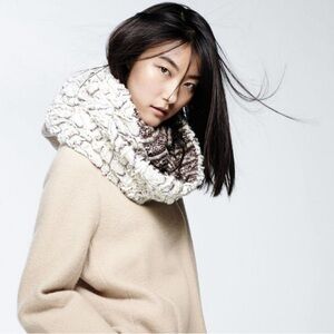 ANTHROPOLOGIE Madison 88 Women's faux fur infinity scarf